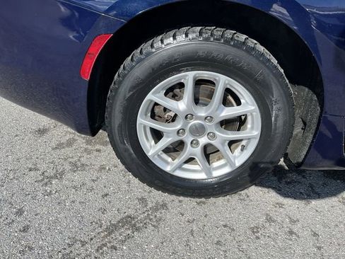 Used 2017 Chrysler Pacifica LX image 20