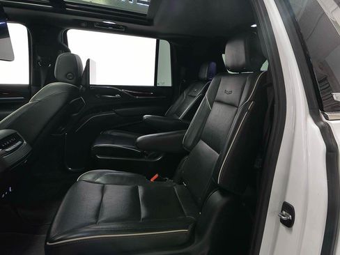 Used 2021 Cadillac Escalade ESV Premium Luxury AWD/4WD image 13
