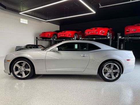 Used 2010 Chevrolet Camaro SS w/ RS Package RWD image 7