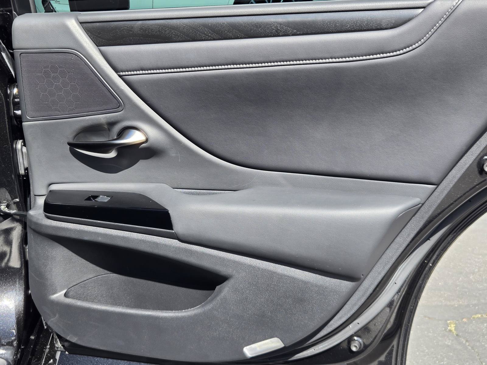 Used 2024 Lexus ES 350 w/ Premium Package FWD image 28