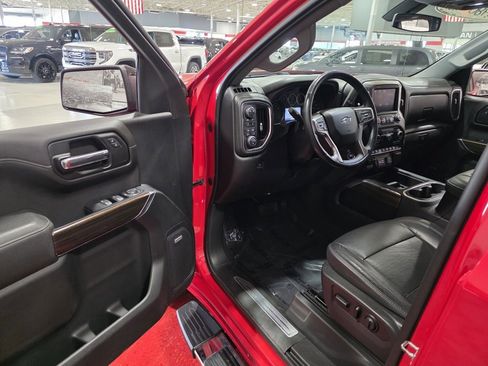 Used 2019 Chevrolet Silverado 1500 RST image 11