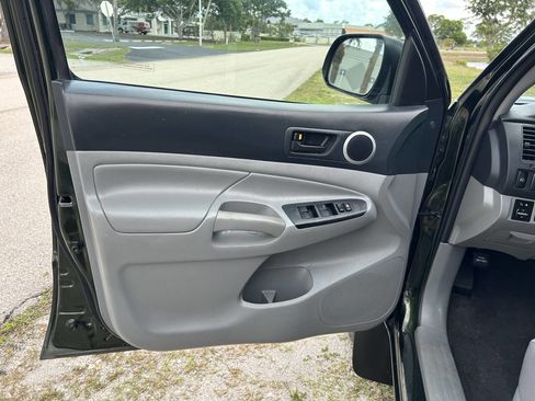 Used 2012 Toyota Tacoma PreRunner w/ TRD Sport Pkg RWD image 32