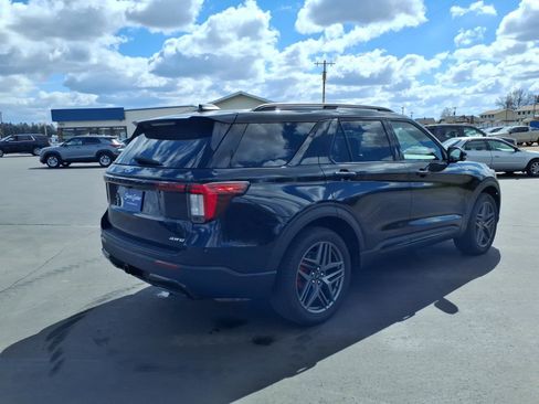 Used 2025 Ford Explorer ST-Line w/ Premium Package AWD/4WD image 6