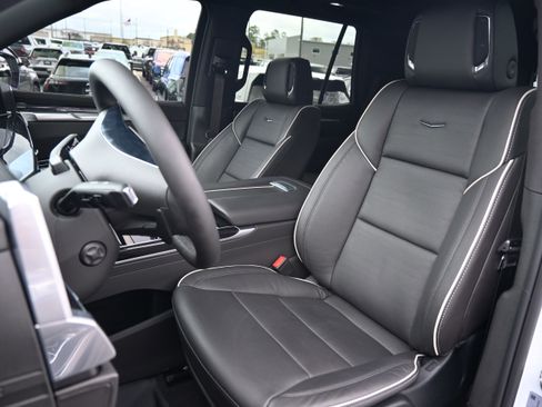 Used 2026 Cadillac Escalade Sport w/ LPO, ONYX Package image 7