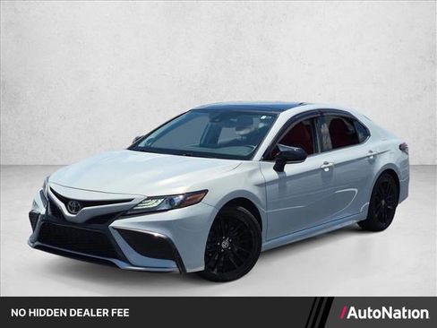 Used 2022 Toyota Camry XSE w/ Navigation Package FWD image 1