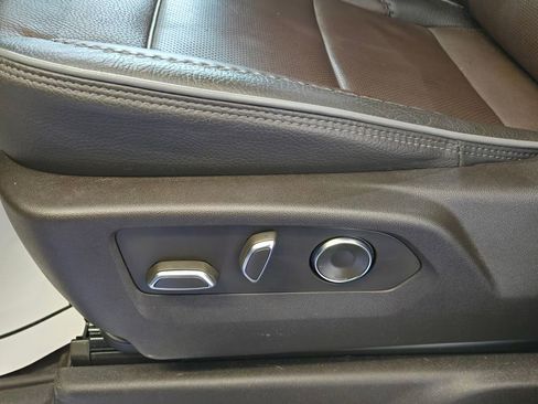 Used 2024 GMC Sierra 3500 Denali w/ Denali Reserve Package image 9