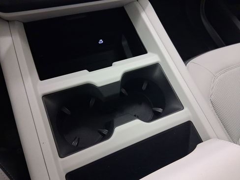 Used 2025 Land Rover Defender 110 S image 26