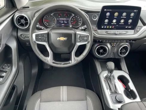 Used 2025 Chevrolet Blazer LT FWD image 15