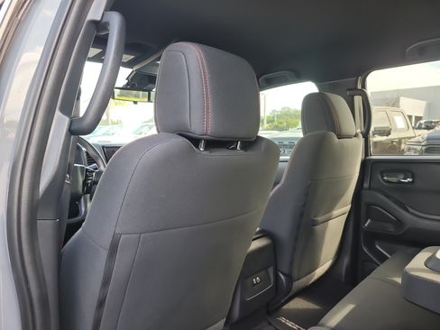 Used 2023 Nissan Frontier PRO-4X w/ Technology Package AWD/4WD image 13