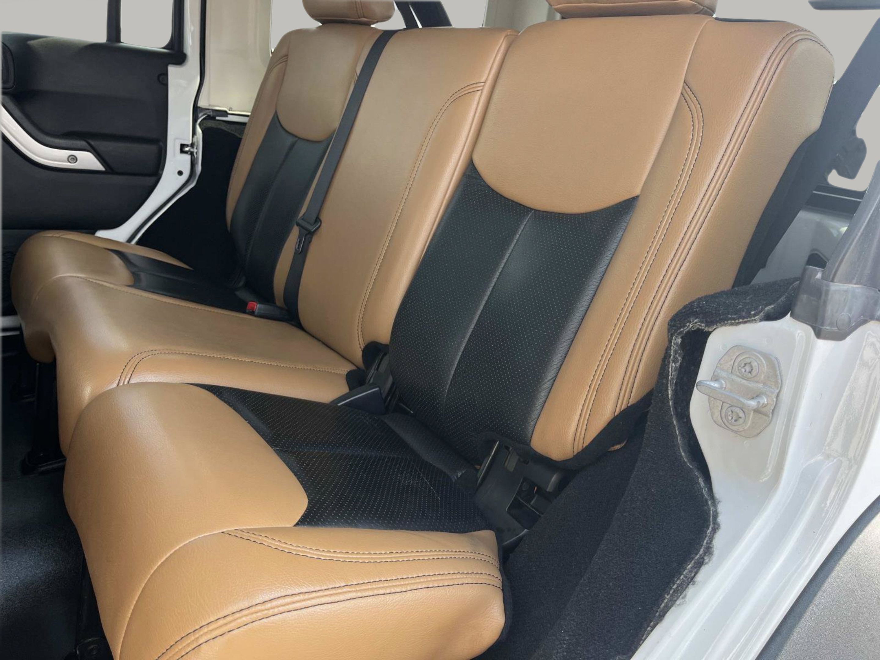 Used 2017 Jeep Wrangler Unlimited Rubicon AWD/4WD image 17