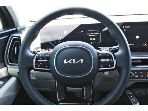 Used 2024 Kia Sorento SX FWD image 15