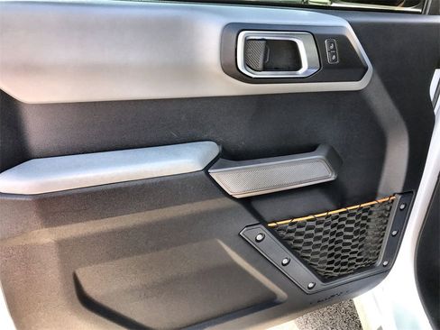 Used 2022 Ford Bronco Badlands image 13