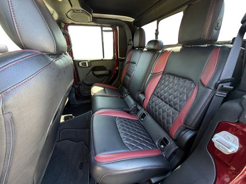 Used 2021 Jeep Gladiator Sport AWD/4WD image 16