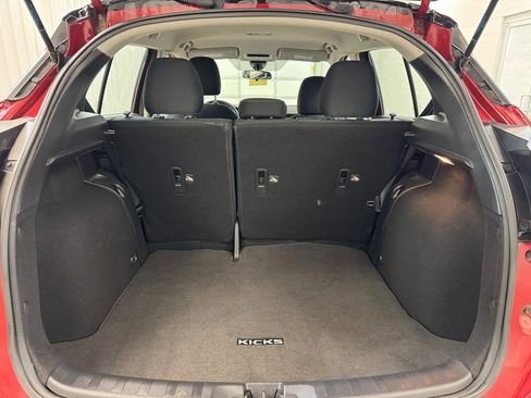 Used 2021 Nissan Kicks SV image 22