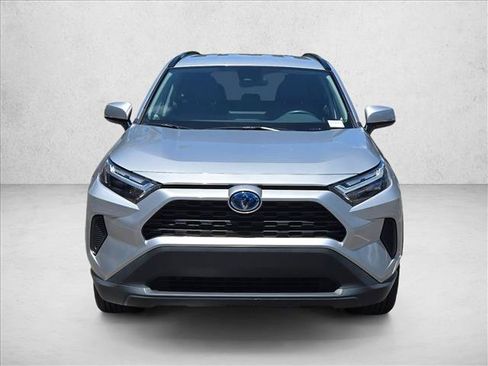 Used 2024 Toyota RAV4 XLE AWD/4WD image 2
