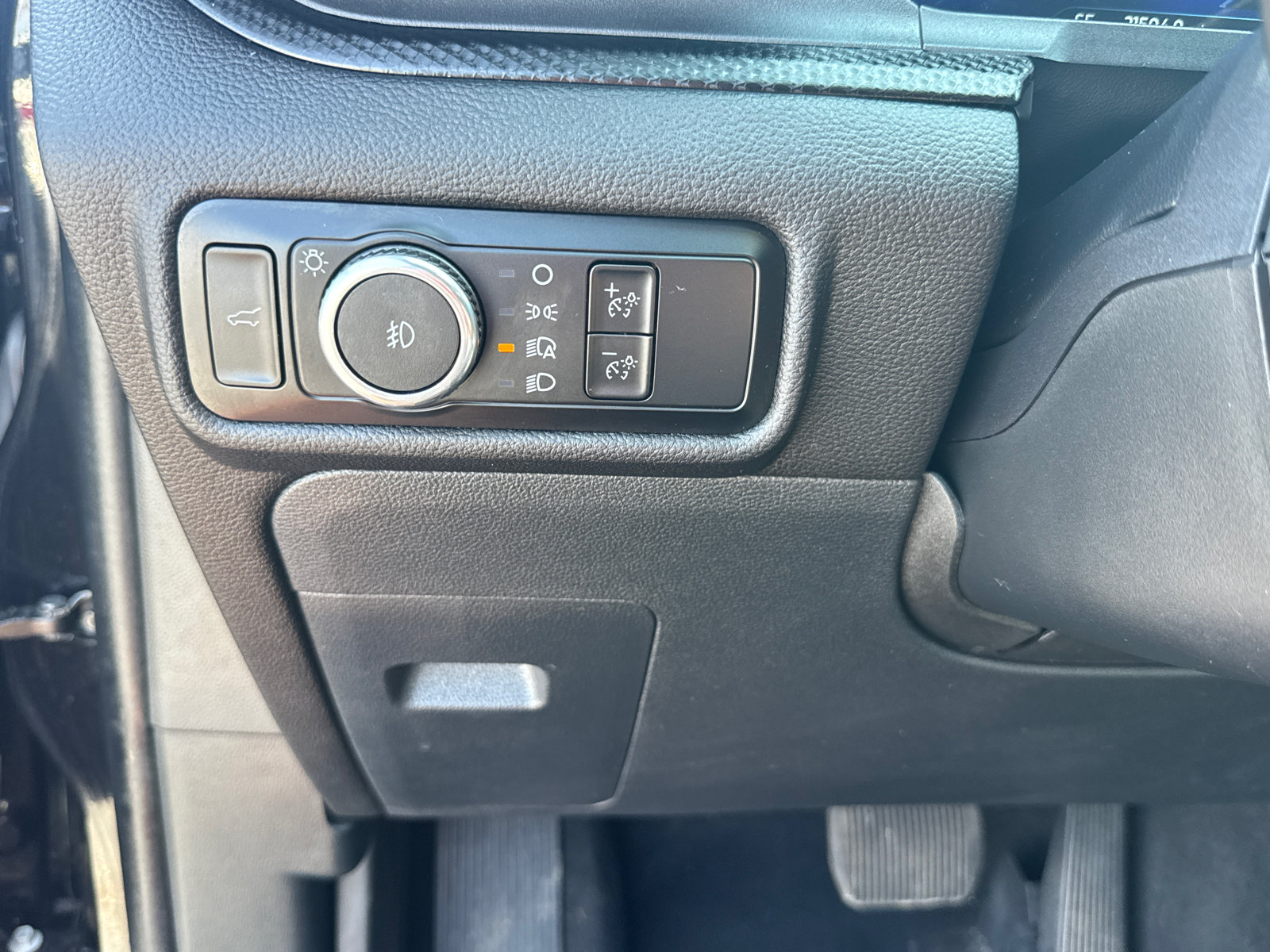 Used 2023 Ford Explorer ST w/ Equipment Group 401A AWD/4WD image 18