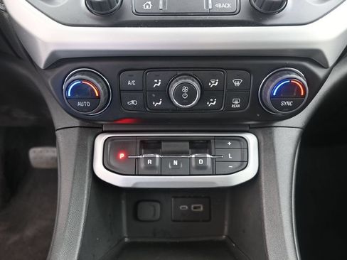 Used 2023 GMC Acadia SLE w/ Driver Convenience Package FWD image 14