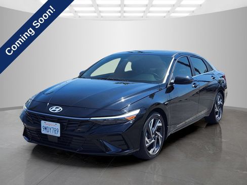 Used 2024 Hyundai Elantra Limited FWD image 3