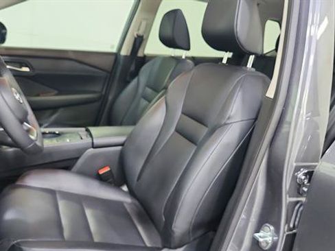 Used 2023 Nissan Rogue SV w/ SV Premium B Package FWD image 11