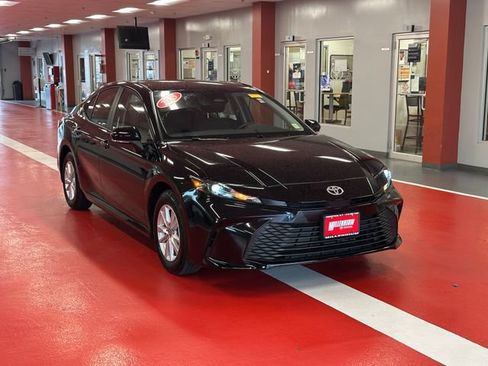 Used 2025 Toyota Camry LE w/ Convenience Package AWD/4WD image 2