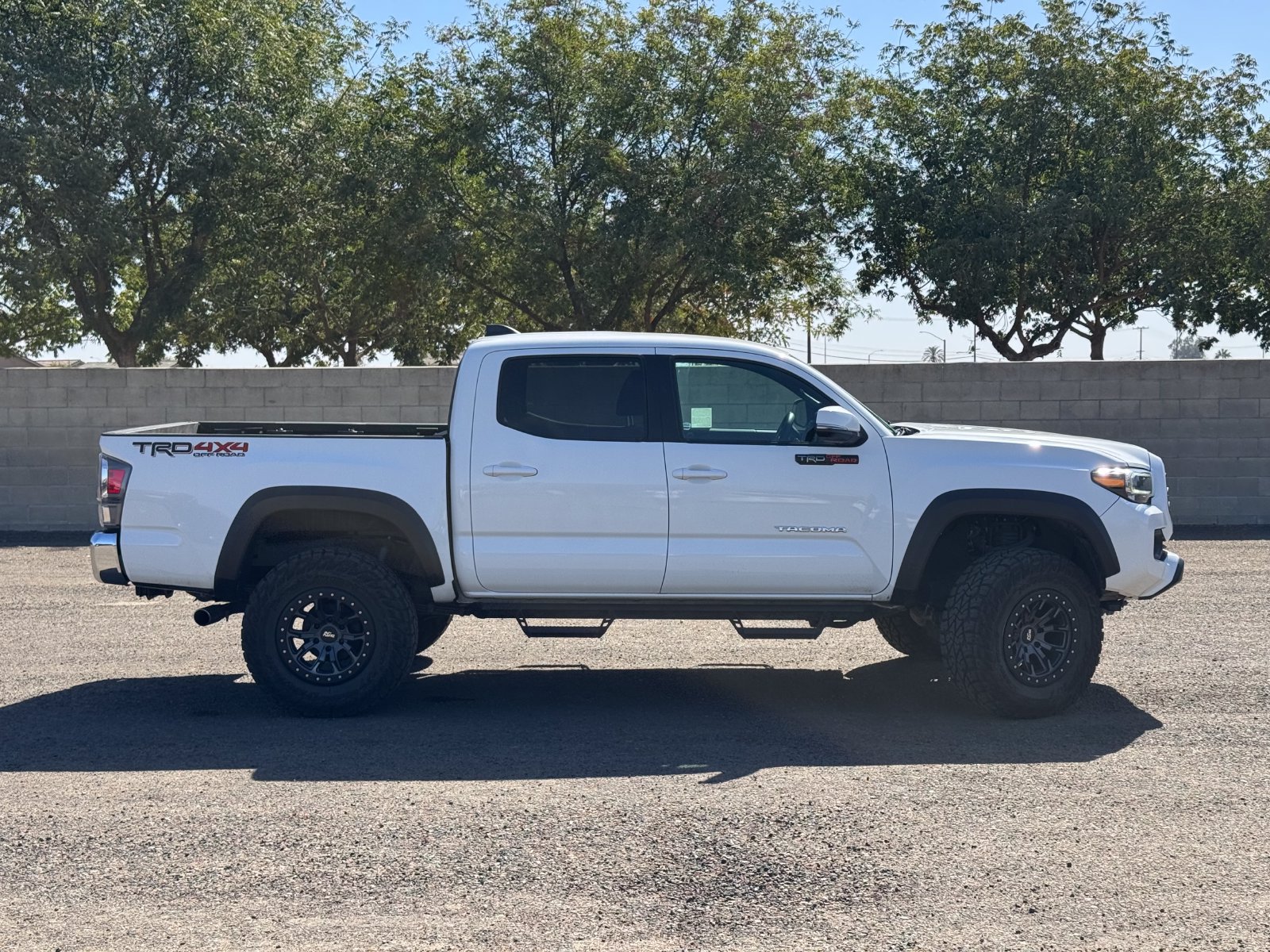 Used 2023 Toyota Tacoma TRD Off-Road AWD/4WD image 2