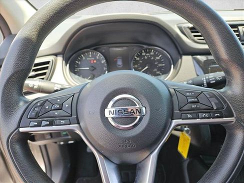Used 2018 Nissan Rogue Sport S AWD/4WD image 8