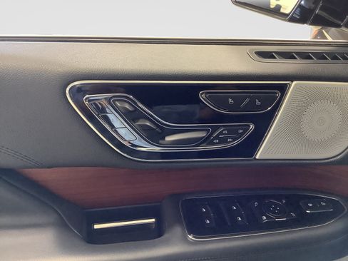 Used 2024 Lincoln Navigator Reserve AWD/4WD image 13