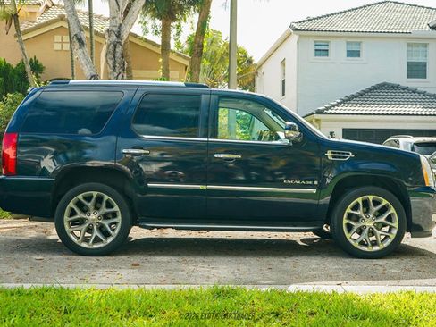 Used 2009 Cadillac Escalade AWD image 9