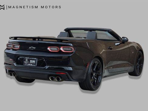 Used 2019 Chevrolet Camaro SS RWD image 17
