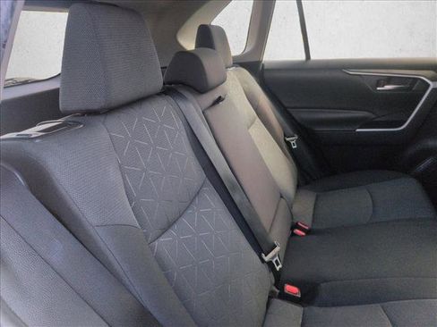 Used 2022 Toyota RAV4 XLE w/ Convenience Package image 21