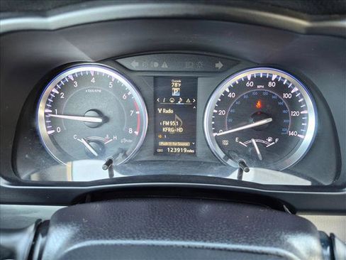 Used 2015 Toyota Highlander XLE FWD image 11