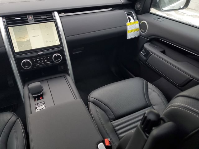 Certified 2026 Land Rover Discovery S AWD/4WD image 18