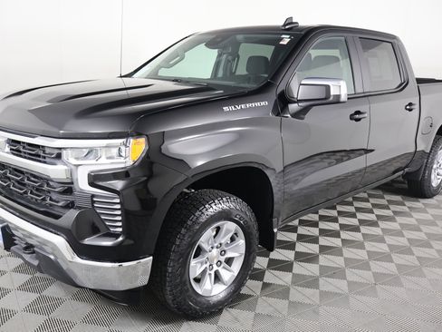 Used 2025 Chevrolet Silverado 1500 LT image 10