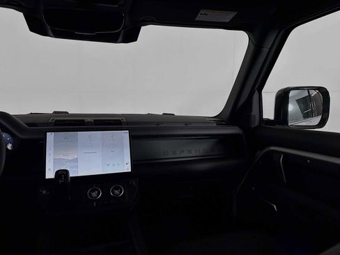 New 2026 Land Rover Defender 110 X-Dynamic SE AWD/4WD image 32