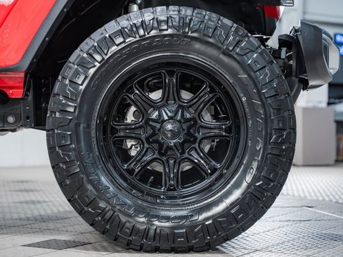 Used 2024 Jeep Wrangler Sahara image 18