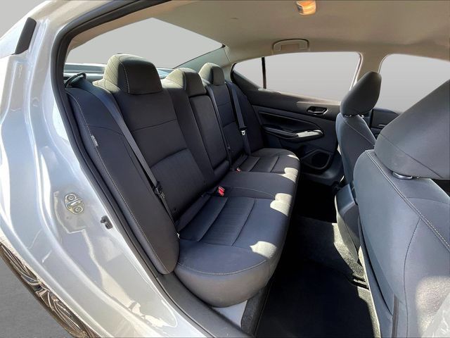 Used 2025 Nissan Altima 2.5 SV FWD image 25
