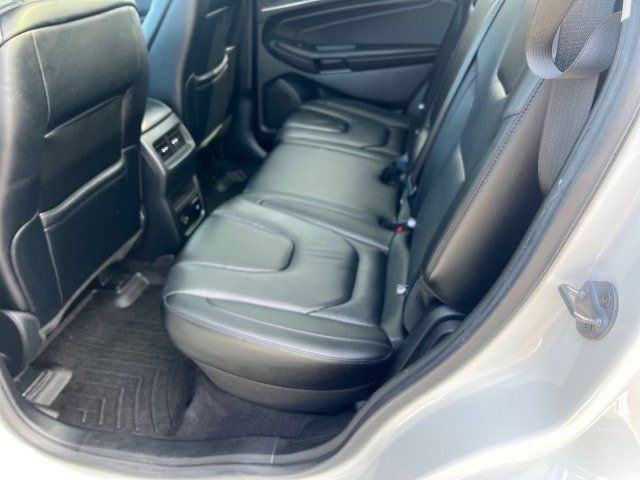 Used 2022 Ford Edge Titanium AWD/4WD image 24