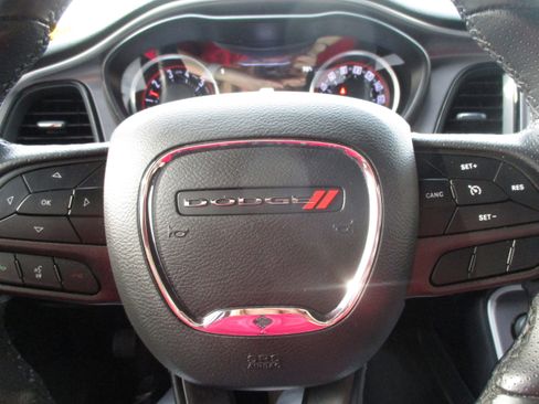 Used 2021 Dodge Challenger R/T Scat Pack RWD image 11