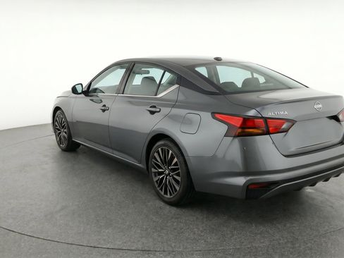 Used 2025 Nissan Altima 2.5 SV FWD image 6