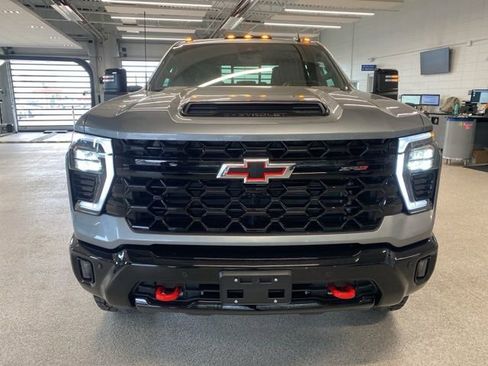 Certified 2026 Chevrolet Silverado 2500 ZR2 AWD/4WD image 2