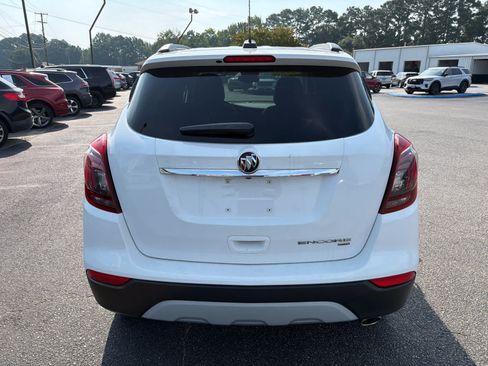 Used 2021 Buick Encore Preferred AWD/4WD image 4