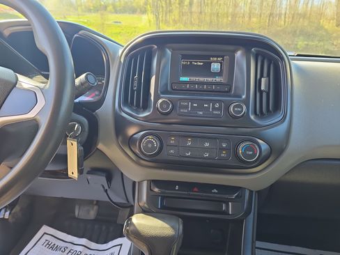 Used 2016 Chevrolet Colorado W/T w/ WT Convenience Package AWD/4WD image 19