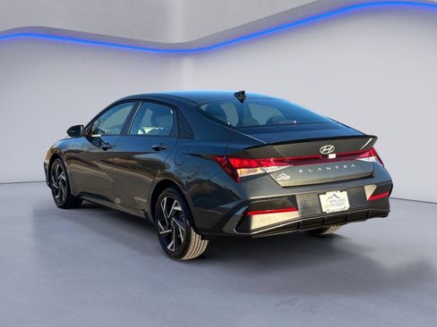 Certified 2025 Hyundai Elantra Sport image 6