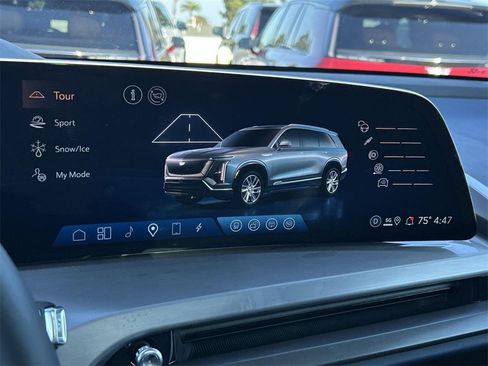 New 2026 Cadillac Vistiq Premium Luxury image 17