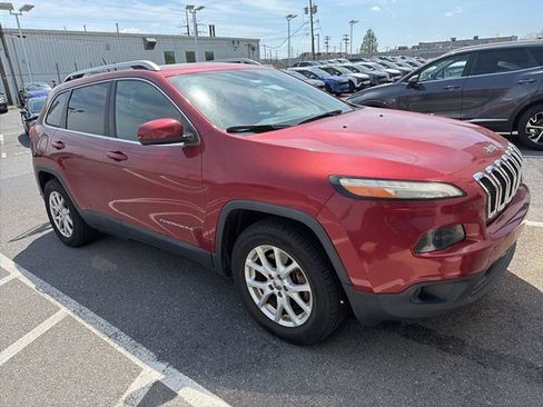 Used 2015 Jeep Cherokee Latitude w/ Comfort/Convenience Group AWD/4WD image 3