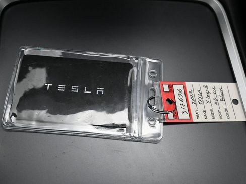 Used 2022 Tesla Model Y Long Range image 34