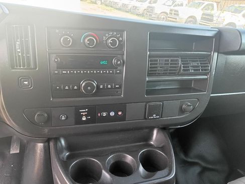 Used 2017 Chevrolet Express 2500 Extended RWD image 13