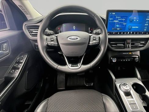 Certified 2025 Ford Escape SE FWD image 5