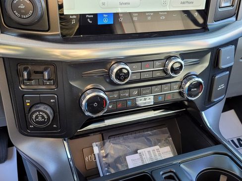 New 2025 Ford F150 Lariat w/ Equipment Group 502A High image 19