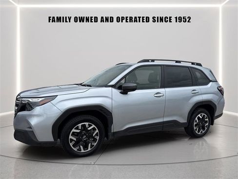 Certified 2025 Subaru Forester Premium image 1